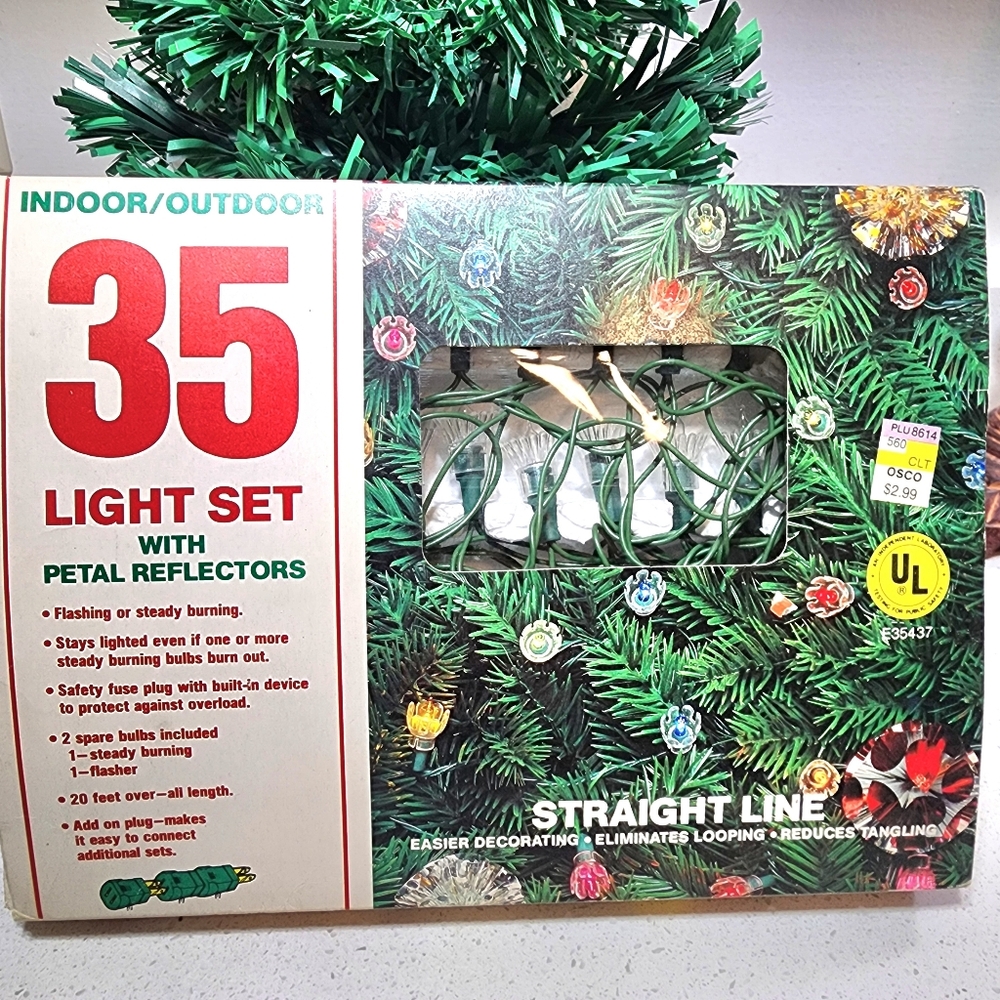Vintage 35 Light Set With Petal Reflectors In Original Box